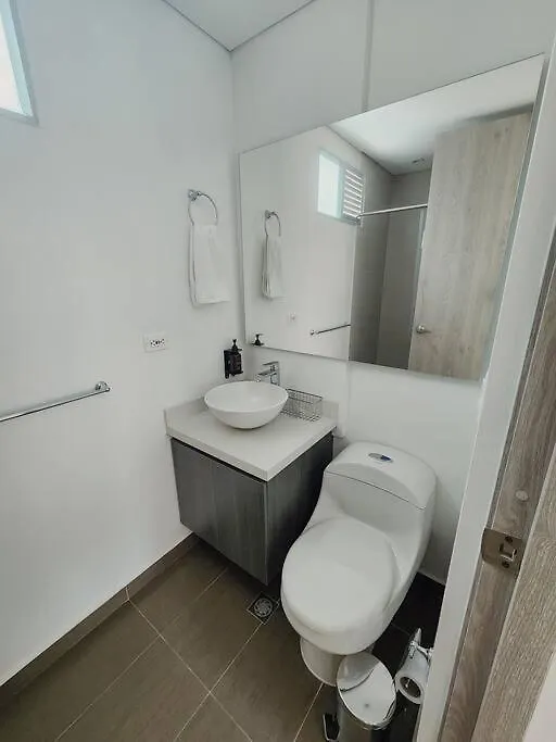 شقة Penthouse In Heart Of Laureles ميديلين 0*,
